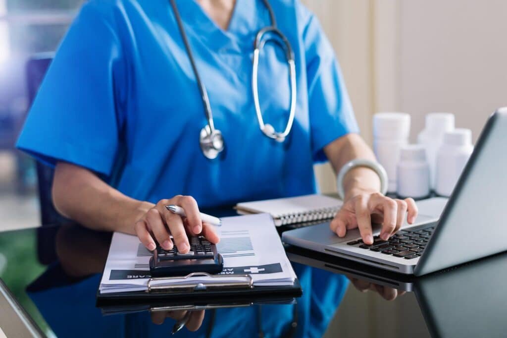 MAXIMIZAMOS - Indemnización por gastos médicos y hospitalarios