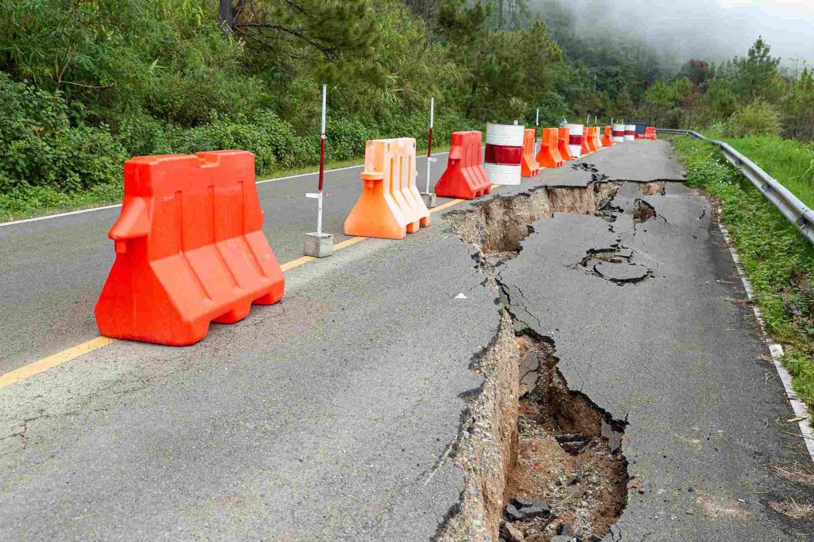 MAXIMIZAMOS - carretera colapsada - puede ocasionar un accidente in itinere