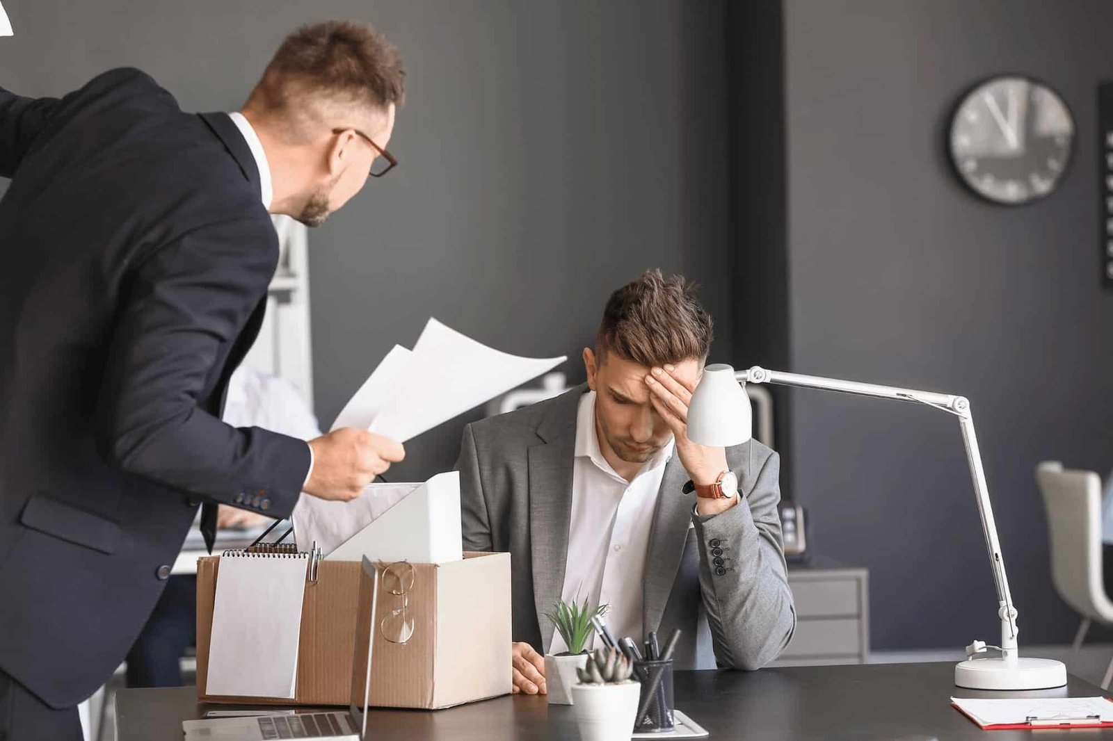 Condición más beneficiosa - CUANDO EL JEFE SE CREE DIOS