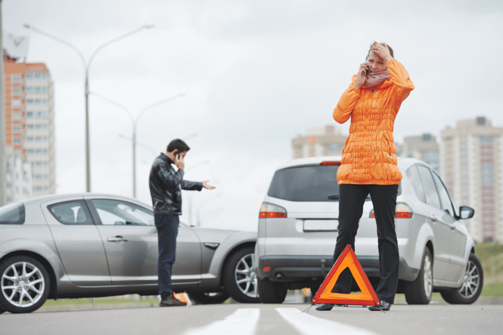 culpabilidad-compartida-en-accidentes-de-trafico-que-es-y-como-te-afecta-choque-de-coches-maximizamos.es