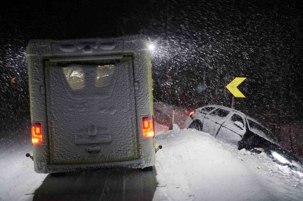 accidente-por-circular-luces-apagadas-de-noche-choque-maximizamos.es